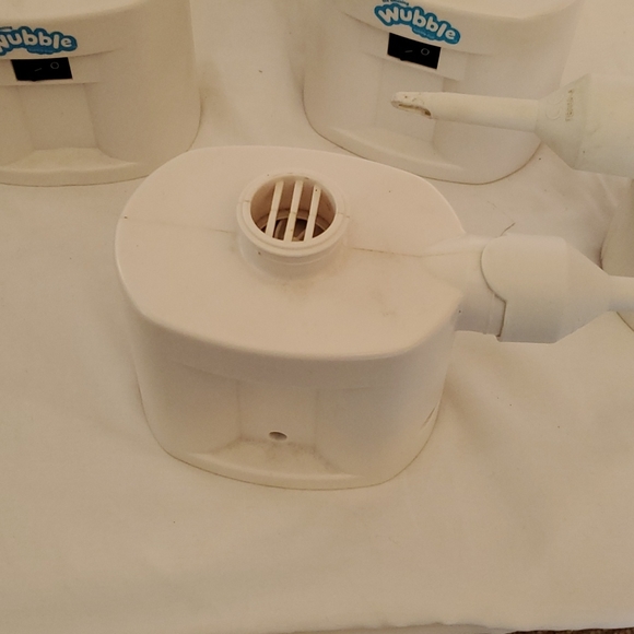 The amazing wubble bubble ball pump - Picture 3 of 3